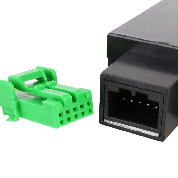 Wiring connector and plug for fog light switch module, green and black housings