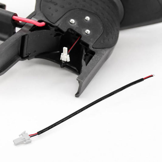 Electric scooter taillight battery connection cable with white plug and black/red wires