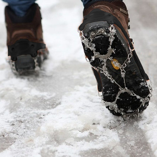Black anti-slip ice gripper chain shoe covers with 19-tooth spikes, size M
