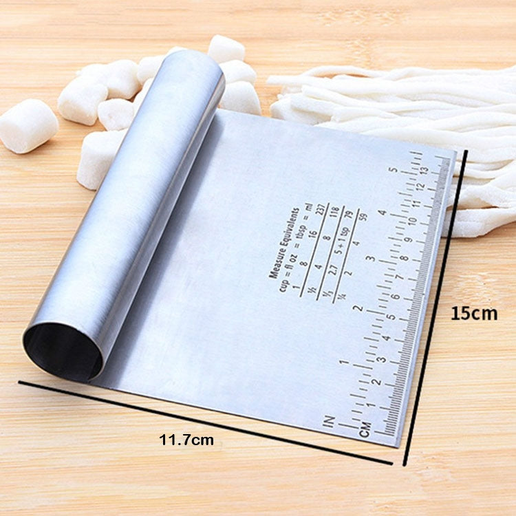 Stainless steel noodle cutter with measuring scale and size markers (15 cm)
