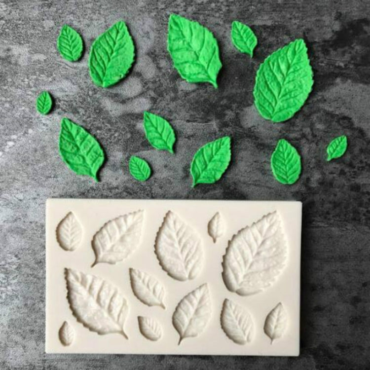 2-piece leaf silicone mold set with leaf-shaped impressions, baking and chocolate