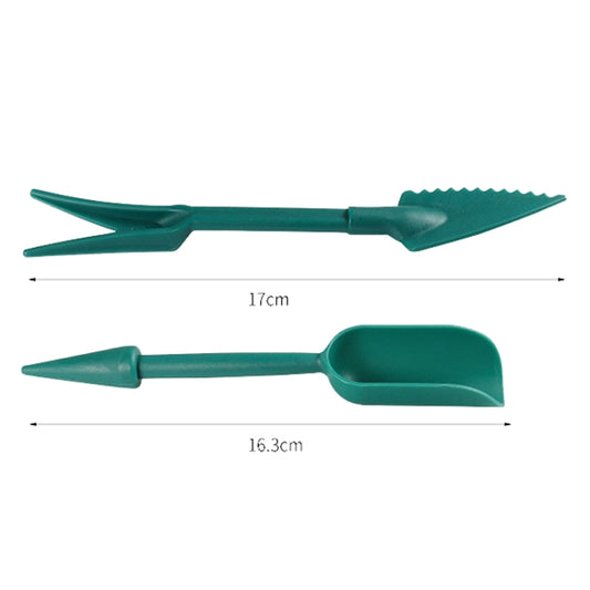Green seedling remover and planter scoop tools with 17 cm and 16.3 cm labels