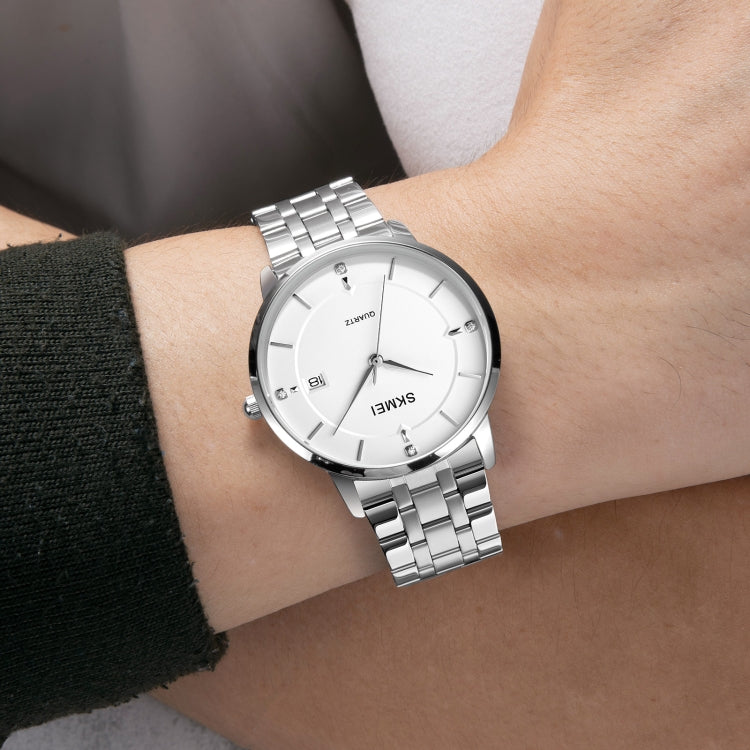 Men's quartz calendar watch with white dial and stainless steel link bracelet