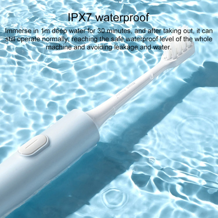 Water-resistant electric toothbrush handle with cleaning bristle head and water splash