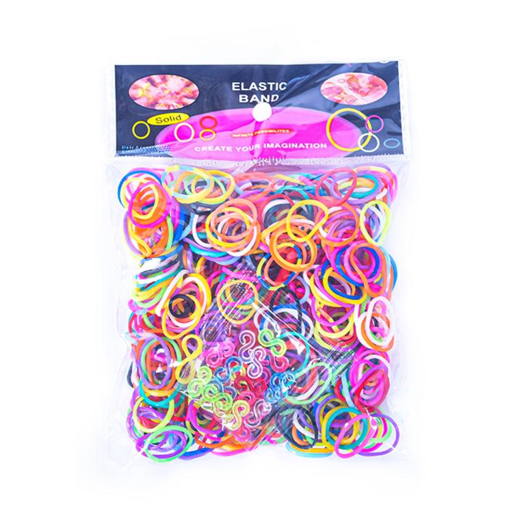 DIY bracelet making kit with 600 mixed-color elastic rubber bands in a clear pouch