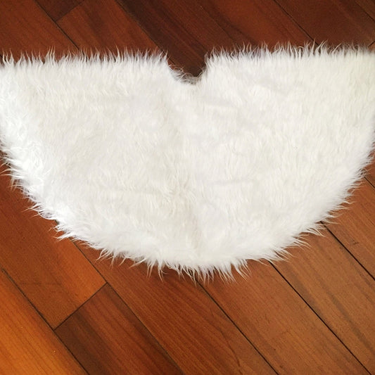 White fluffy semicircle tree skirt edge, soft shag texture