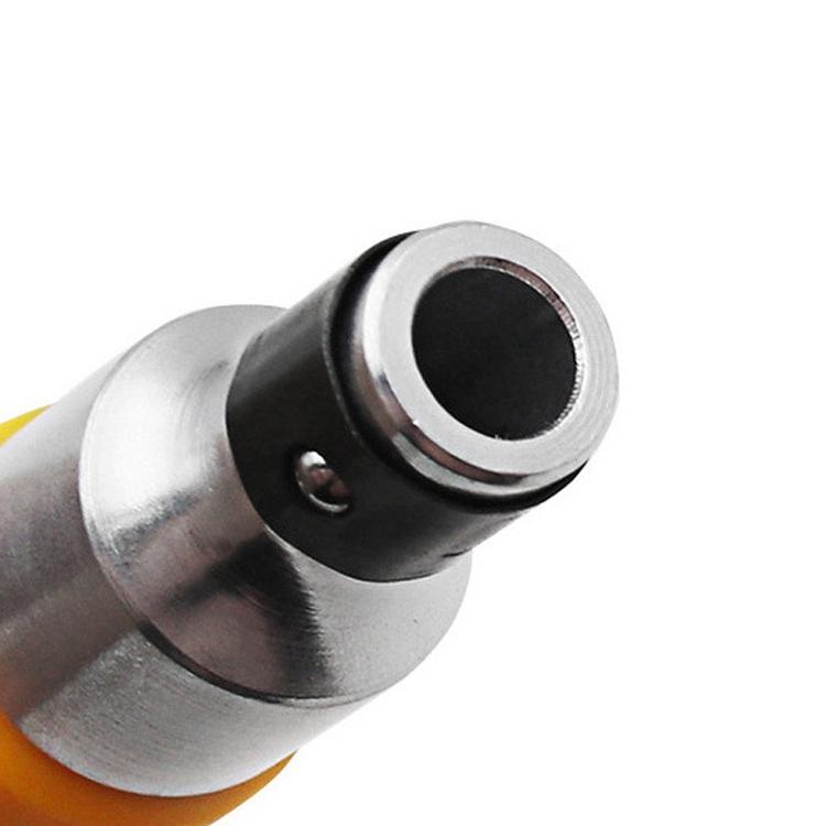 Electric carving knife tool tip with metal chuck and black bit holder