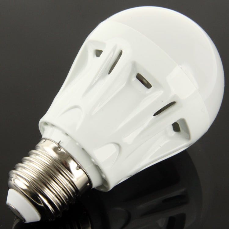 White LED bulb head with vent slots and E26 screw threads