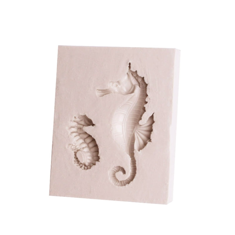 Light gray silicone hippocampus mold with two raised sea horse figures