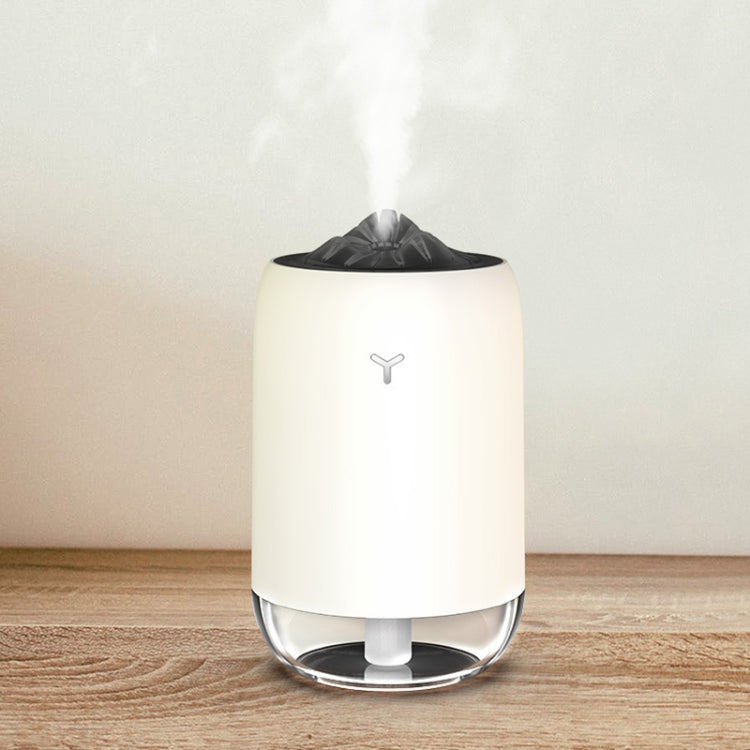 Pearl white car humidifier night light diffuser releasing mist