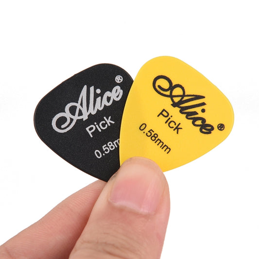 Alice electric guitar picks, close-up of two 0.58mm picks in black and yellow