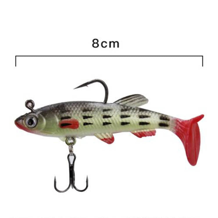 8 cm camouflage fishing lure with red tail, top hook and treble belly hook.