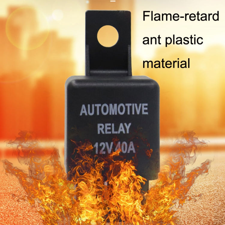 Automotive relay with vertical mounting, black housing and round side notch, 12V 40A