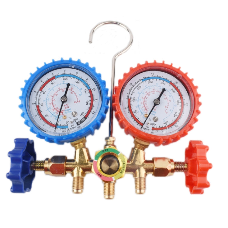 Dual pressure gauge refrigeration manifold valve with brass fittings and blue/red meter dials