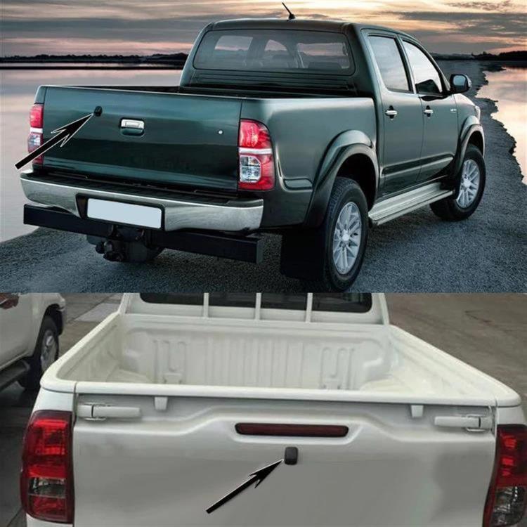 Reversing camera mounted under pickup tailgate with sensor facing outward
