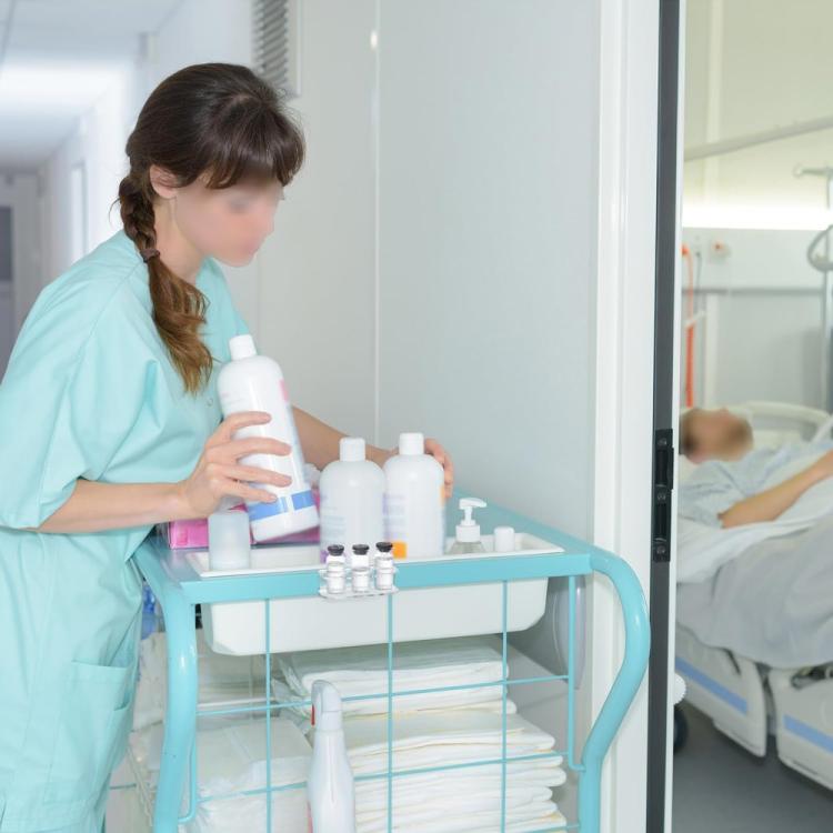 Medical room with bottles stored on a countertop three-hole bottle stand