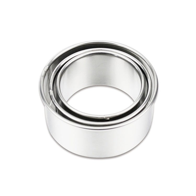 Nested round stainless steel dumpling wrapper molds with smooth rim